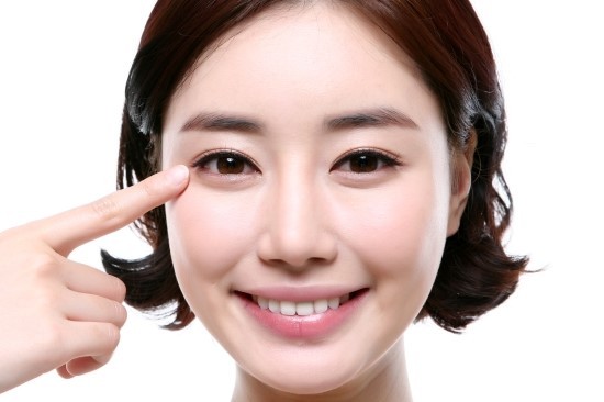 Ăn gì để giảm bọng mắt, quầng thâm? 12 thực phẩm trị thâm, bọng mắt